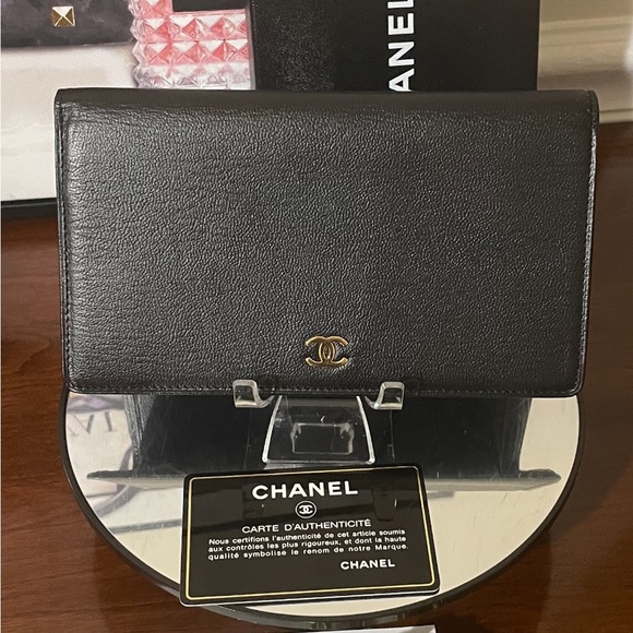 CHANEL Calfskin long wallet w/ COA and box! NWOT 🌟💫 - Picture 1 of 17